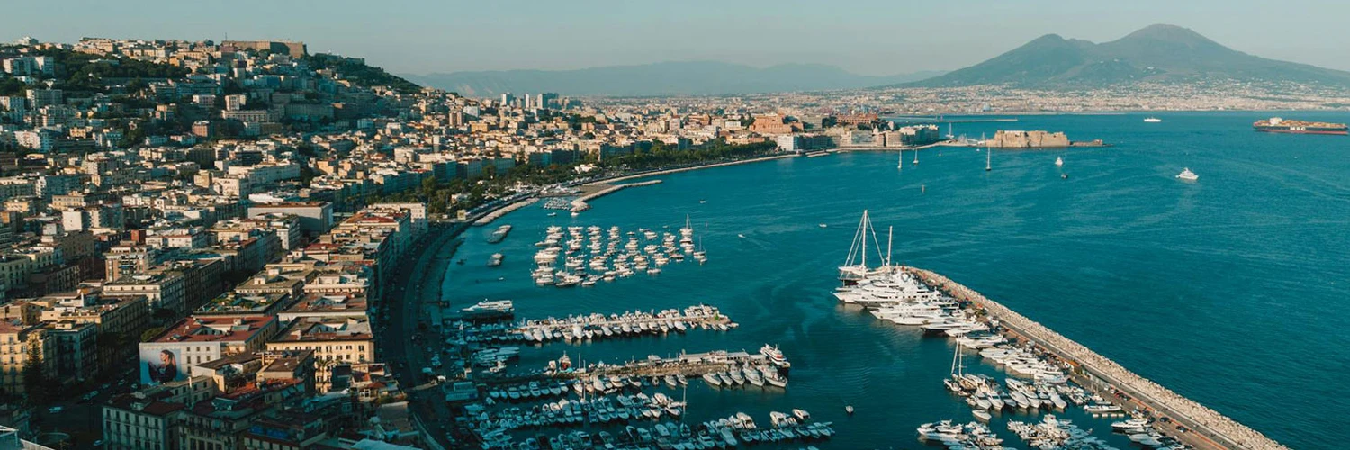 Lungomare Napoli: Deniz Kenarında Keyifli Yürüyüş