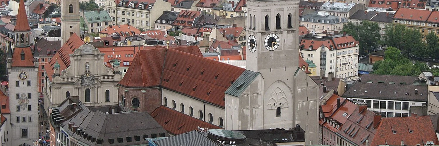 Peterskirche: Münih’in Tarihi Kilise Simgesi