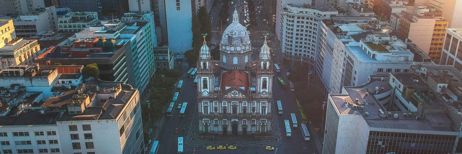 Rio de Janeiro Cathedral: Modern Bir Mabet