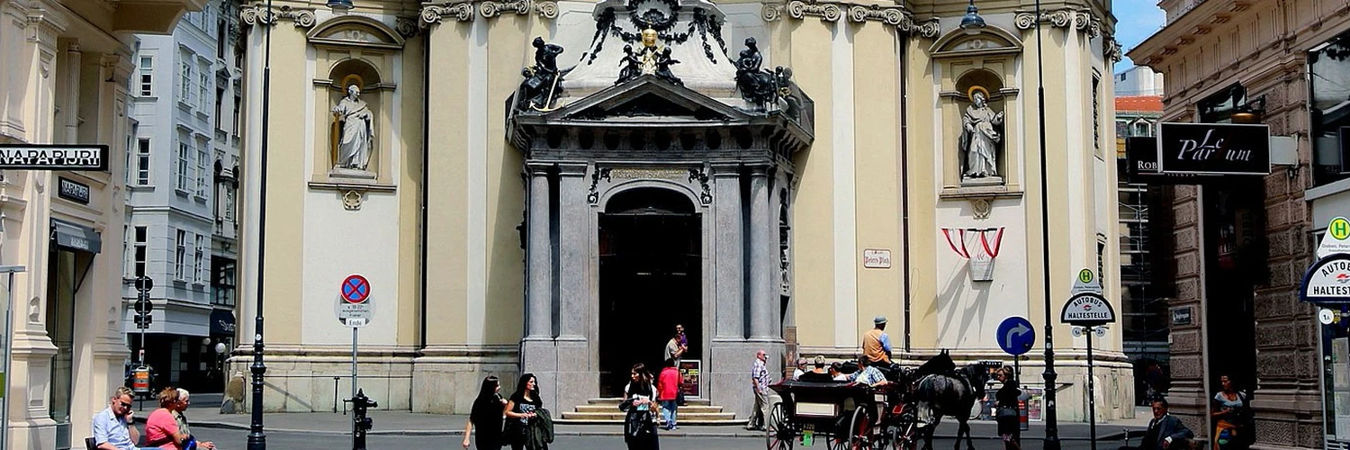 St. Peter Kilisesi: Şehrin Sessiz Hazinesi