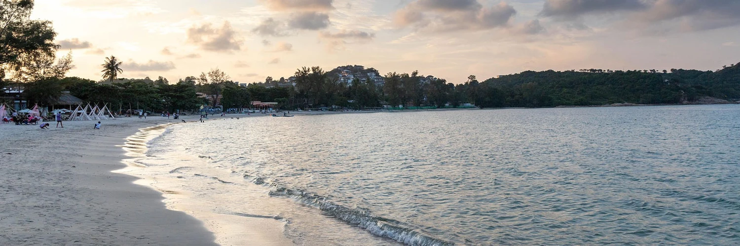 Karon Plajı: Phuket’in Uzun ve Geniş Sahili