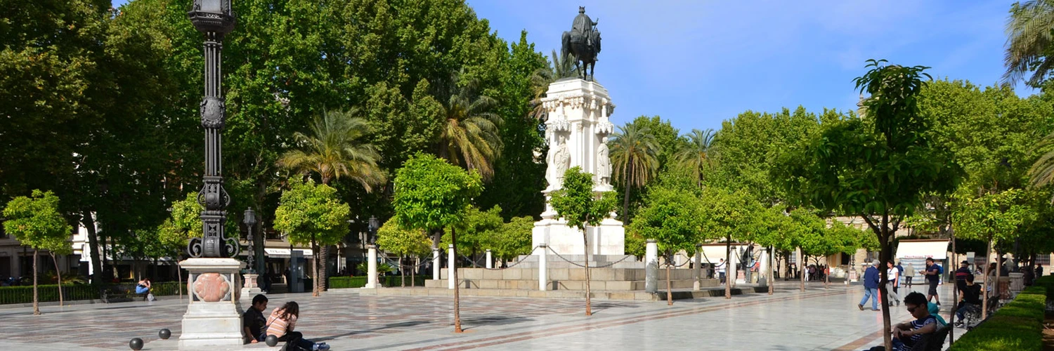 Plaza Nueva: Sevilla’nın Merkezi Meydanı
