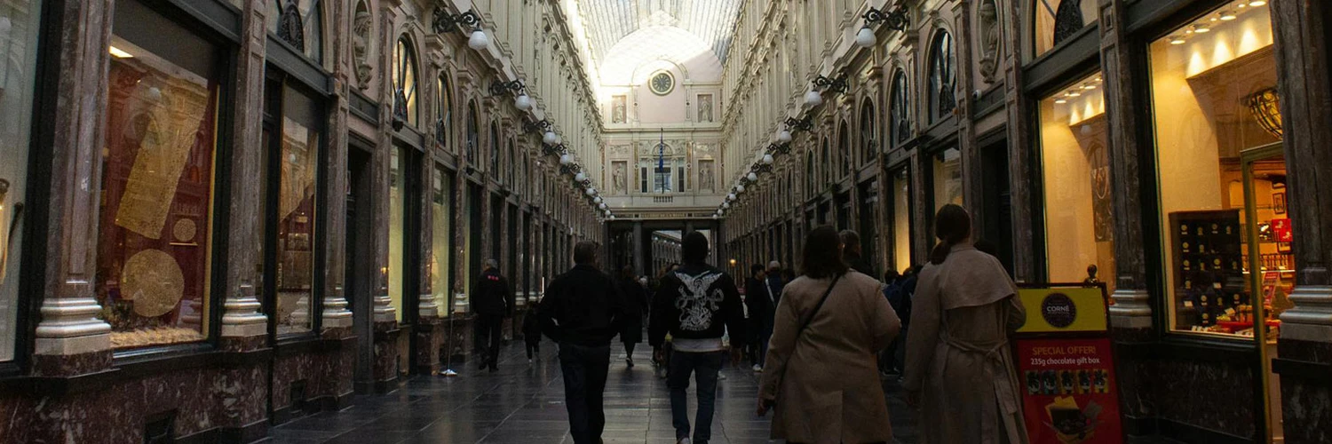 Galeries Royales Saint-Hubert: Tarih ve Alışveriş