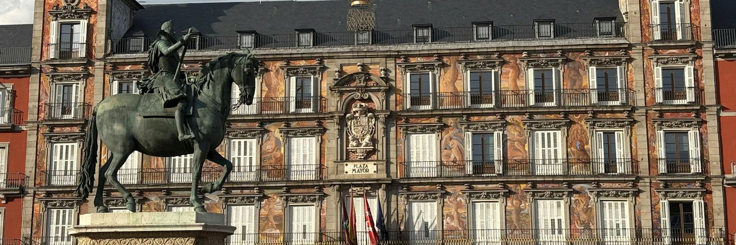 Plaza Mayor: Madrid’in Tarihi Meydanı