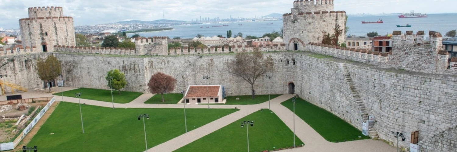 Yedikule Hisarı Gezi Rehberi: Tarih, Ulaşım ve İpuçları